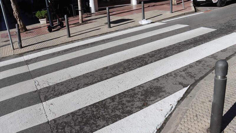 Benidorm renova la senyalització horitzontal en la Colònia Madrid