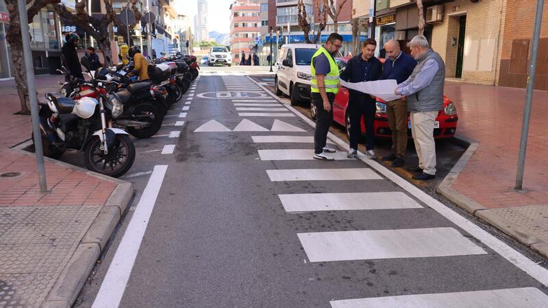 Benidorm renova la senyalització horitzontal en la Colònia Madrid