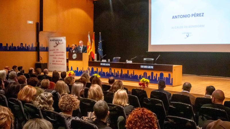 Benidorm inaugura el II Congreso de Anémona: ‘Hablemos de cáncer… sin miedo’
