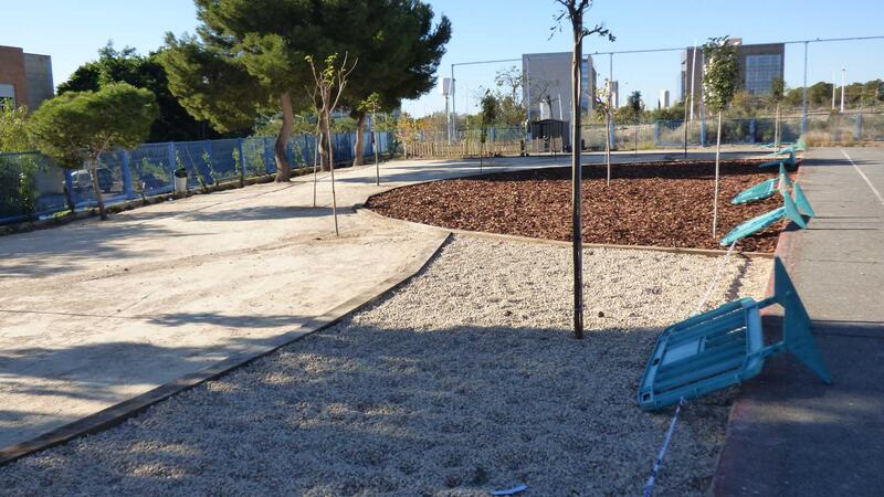 Benidorm culmina la naturalització del pati del col·legi Gabriel Miró