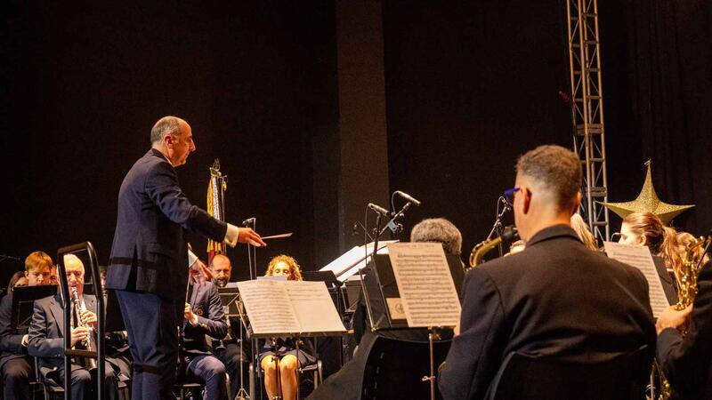 Five welcomes and one goodbye at Santa Cecilia Concert by S. M. l’Illa Band of Benidorm