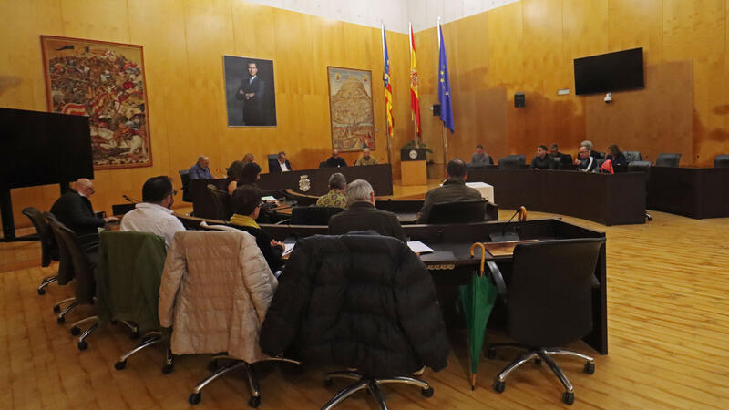El Consejo Vecinal propone un concurso de engalanamiento de balcones para mejorar la decoración navideña 