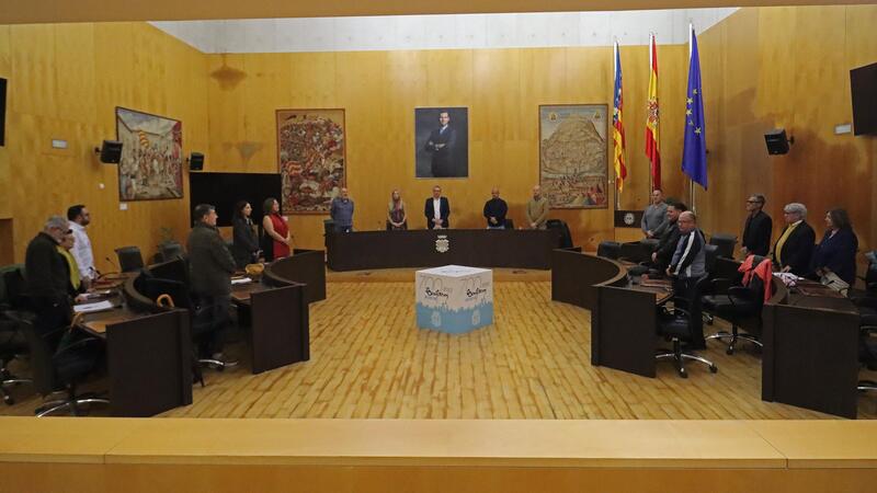 El Consejo Vecinal propone un concurso de engalanamiento de balcones para mejorar la decoración navideña 