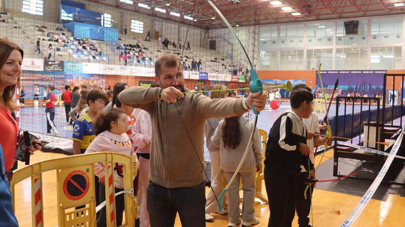 El Palau d’Esports acoge cerca de mil escolares de Benidorm en la XIV Feria Deportiva Infantil