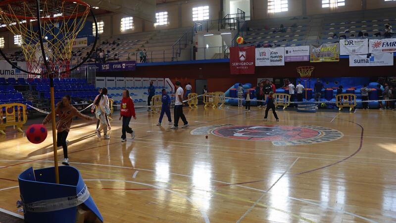 El Palau d’Esports acoge cerca de mil escolares de Benidorm en la XIV Feria Deportiva Infantil