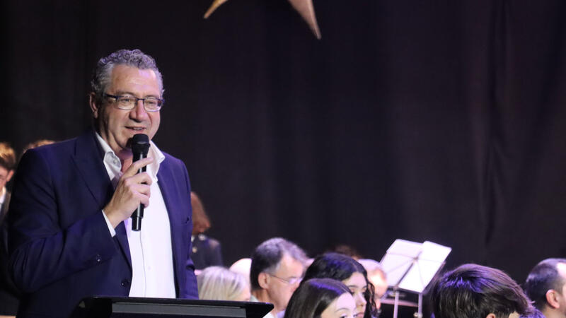 La Banda Sinfónica de la Unión Musical de Benidorm llena el Centro Cultural para su concierto extraordinario 