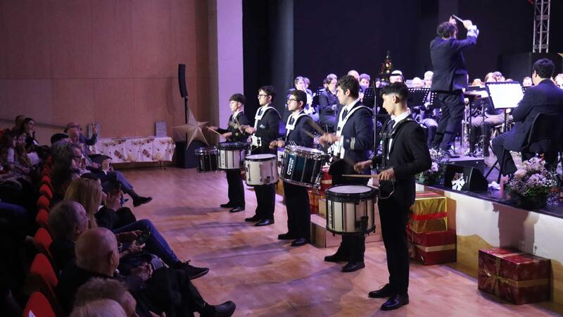 La Banda Sinfónica de la Unión Musical de Benidorm llena el Centro Cultural para su concierto extraordinario 