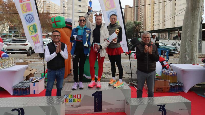 La XV San Silvestre de Benidorm reúne a casi 900 participantes por las calles de la ciudad