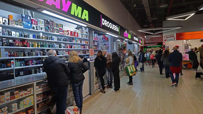 Benidorm aprueba el pago de la primera remesa de bonos consumo por valor de 351.690 euros