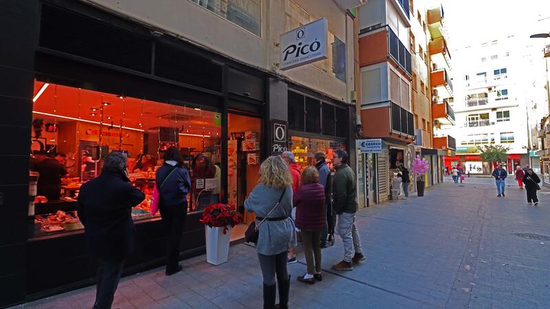 Benidorm aprueba el pago de la primera remesa de bonos consumo por valor de 351.690 euros