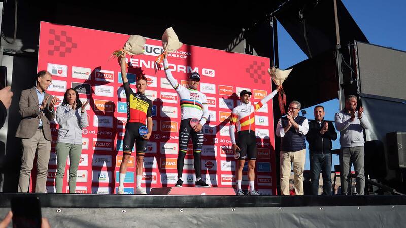 Benidorm vibra un año más con el mejor ciclismo todoterreno en la Copa del Mundo de Ciclocross