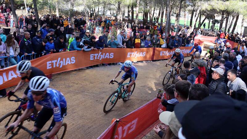 Benidorm vibra un año más con el mejor ciclismo todoterreno en la Copa del Mundo de Ciclocross