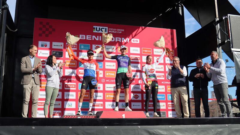 Benidorm vibra un año más con el mejor ciclismo todoterreno en la Copa del Mundo de Ciclocross