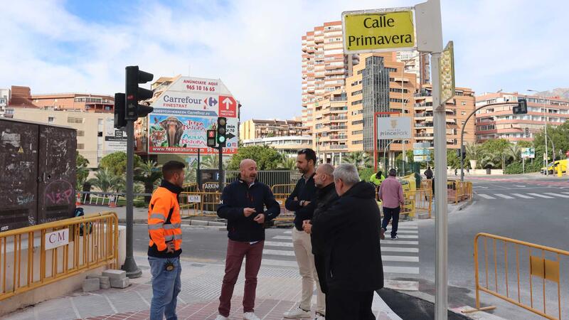 Ayuntamiento y ONCE, de la mano en la obra de mejora de la accesibilidad en la avenida Alfonso Puchades 