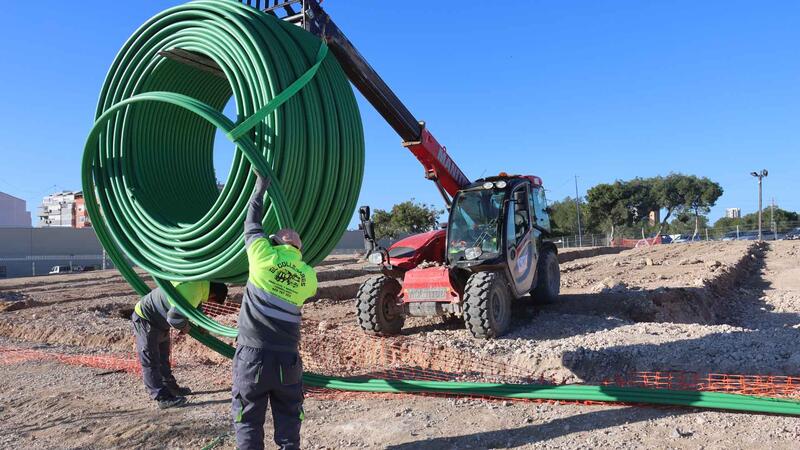 El nuevo aparcamiento disuasorio de la avenida Beniardá cumple plazos y estará operativo antes del inicio del verano  