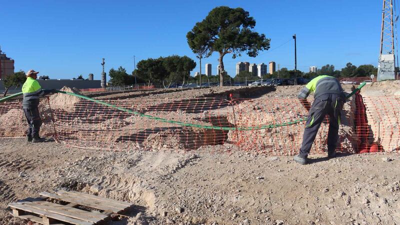 El nuevo aparcamiento disuasorio de la avenida Beniardá cumple plazos y estará operativo antes del inicio del verano  