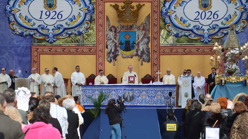 Benidorm culmina de forma multitudinaria los actos del Centenario de la Coronación de la Verge del Sofratge 