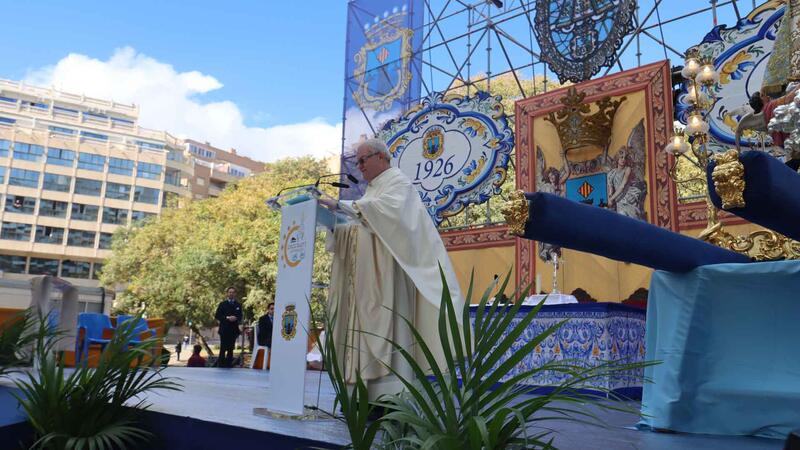 Benidorm culmina de forma multitudinaria los actos del Centenario de la Coronación de la Verge del Sofratge 