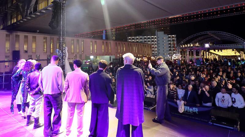 La ‘Fan Zone’ del Benidorm Fest vibra amb la primera sessió de la Festa Euroclub