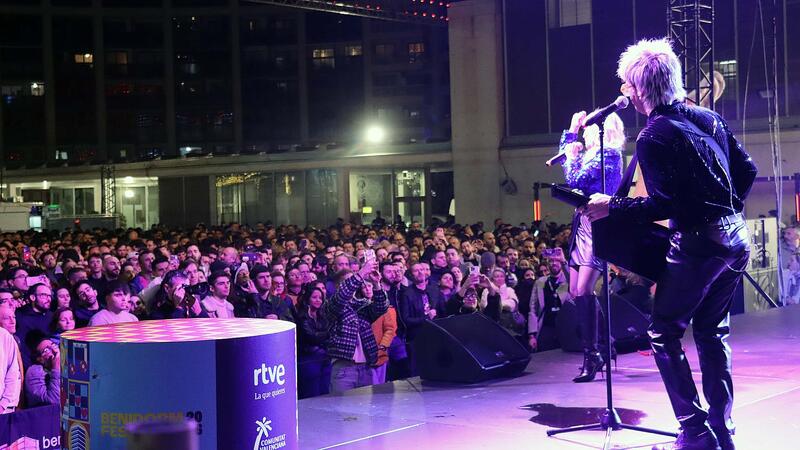 Prop de 3.000 persones gaudixen de la Festa Euroclub abans de la gran final del Benidorm Fest