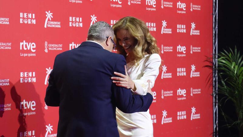 Más de un millón de espectadores vieron a través de la televisión a Tony Grox y Lucycalis alzarse como ganadores del Benidorm Fest