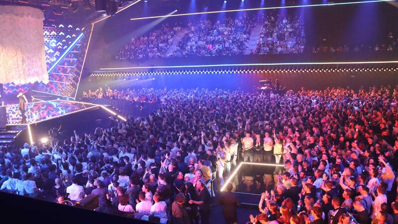 Más de un millón de espectadores vieron a través de la televisión a Tony Grox y Lucycalis alzarse como ganadores del Benidorm Fest