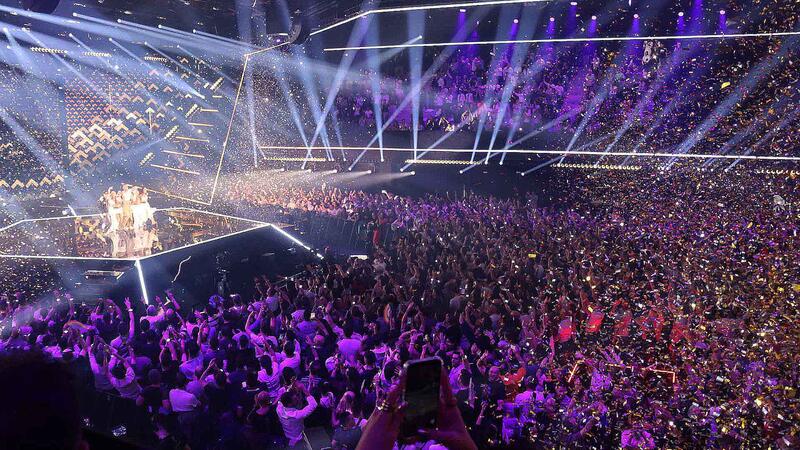 Más de un millón de espectadores vieron a través de la televisión a Tony Grox y Lucycalis alzarse como ganadores del Benidorm Fest