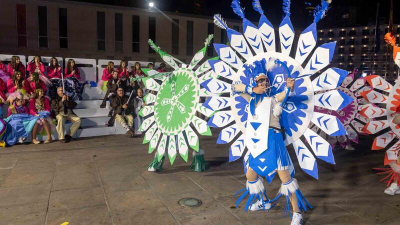 Benidorm disfruta de un Carnaval adulto multitudinario y participativo