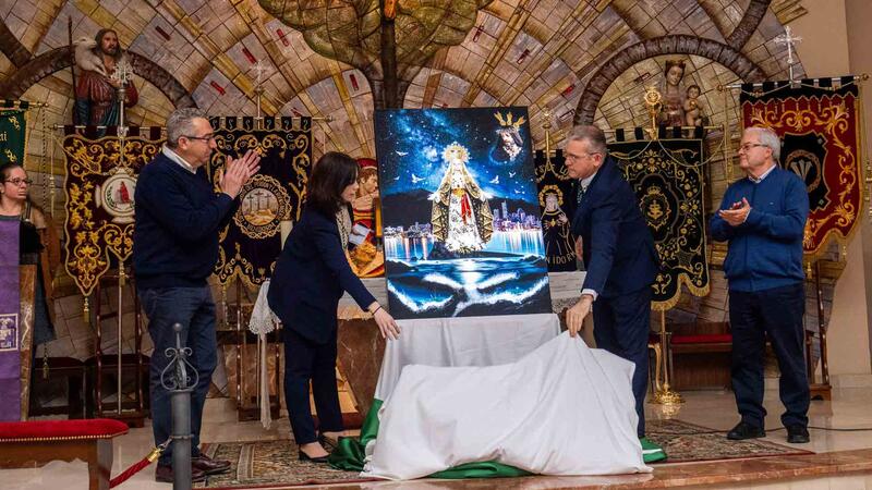 Holy Week in Benidorm begins with the unveiling of the poster, a work by M.ª Elena Romero