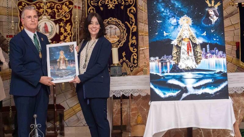 Holy Week in Benidorm begins with the unveiling of the poster, a work by M.ª Elena Romero