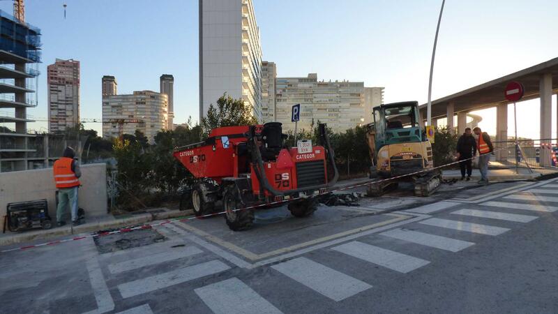 Benidorm is making progress on the construction of the photovoltaic solar installation at Poniente parking lot