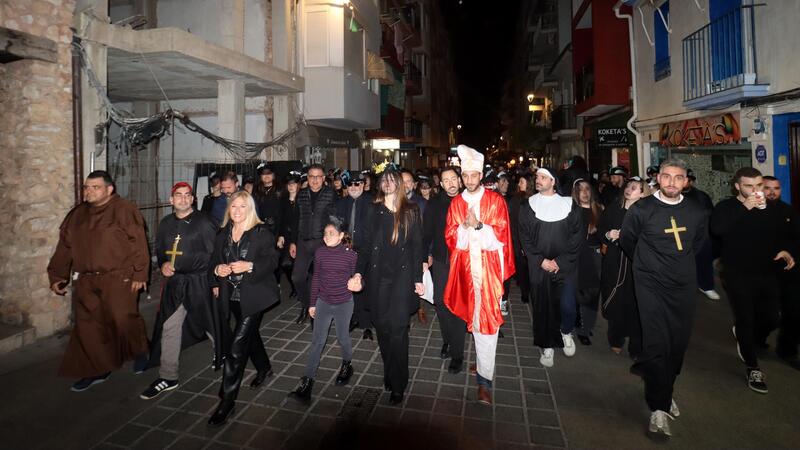 A lively Burial of the Sardine brings the Carnival festivities in Benidorm to a close