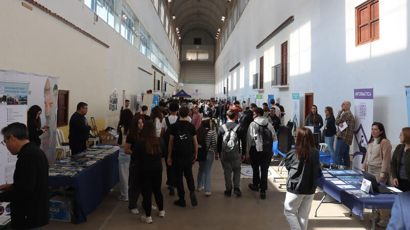 More than a thousand students participate in the Benidorm Education and Vocational Training Fair