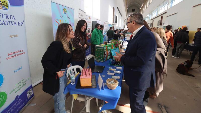 More than a thousand students participate in the Benidorm Education and Vocational Training Fair