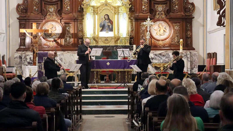 The XIV International Organ Festival opens with an acclaimed concert by Arturo Barba and Lucentum XVI
