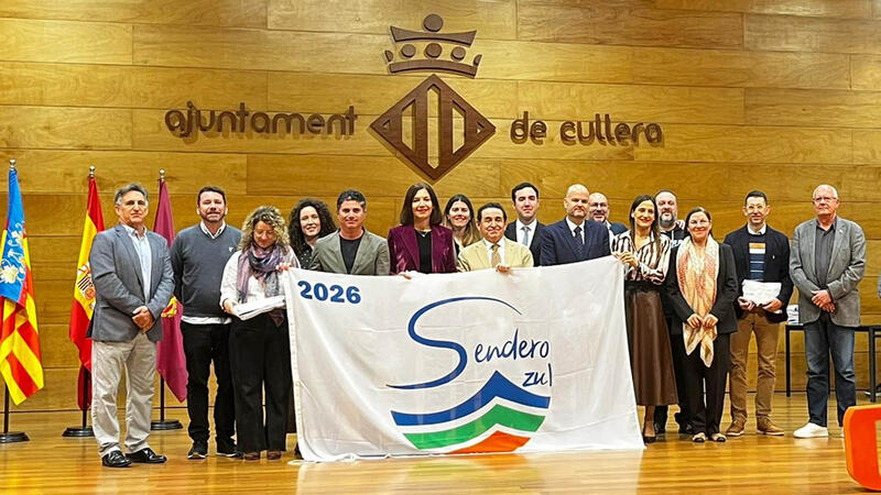 Benidorm receives the flag recognizing El Moralet urban park as a ‘Blue Trail’