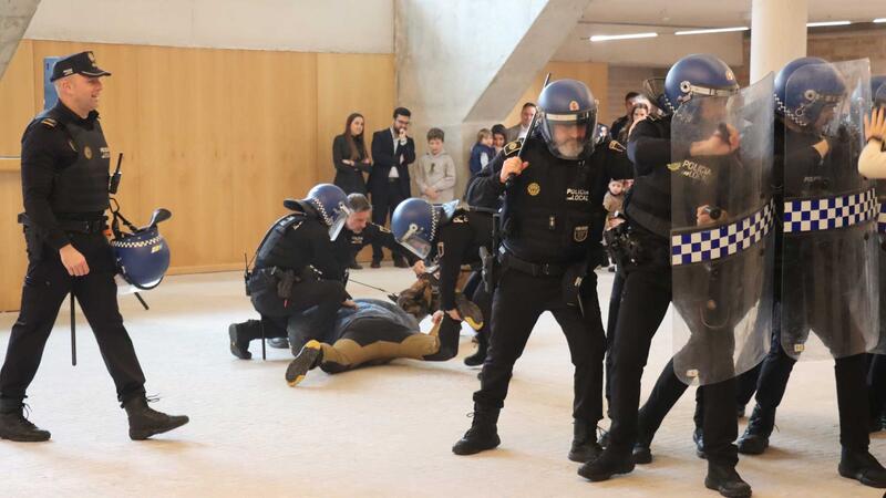 Benidorm commemorates the 182nd anniversary of the Local Police with recognition of 86 officers who intervened in the DANA storm