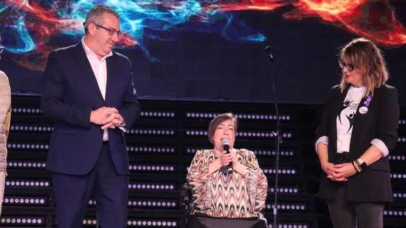 El Benidorm Palace se llena en el XXIV Festival Escolar de FAMPA Marina Baixa a beneficio de Asmibe, AFA y AFEM 