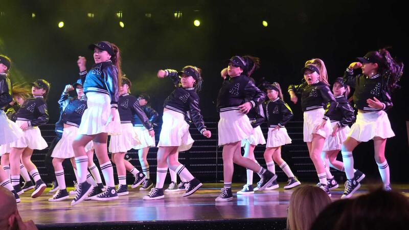 El Benidorm Palace se llena en el XXIV Festival Escolar de FAMPA Marina Baixa a beneficio de Asmibe, AFA y AFEM 