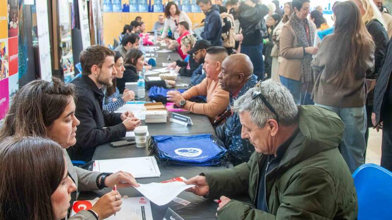 Benidorm acoge la Jornada ‘La IA en los nuevos procesos de selección’ con entrevistas de trabajo ‘express’ de cinco minutos