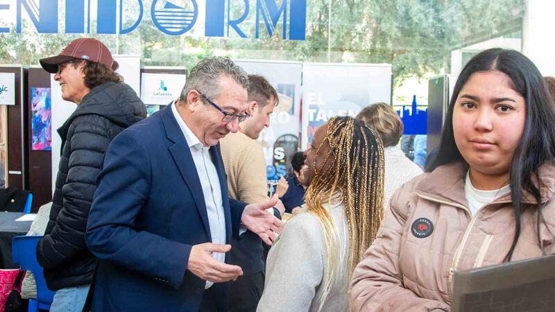 Benidorm acoge la Jornada ‘La IA en los nuevos procesos de selección’ con entrevistas de trabajo ‘express’ de cinco minutos