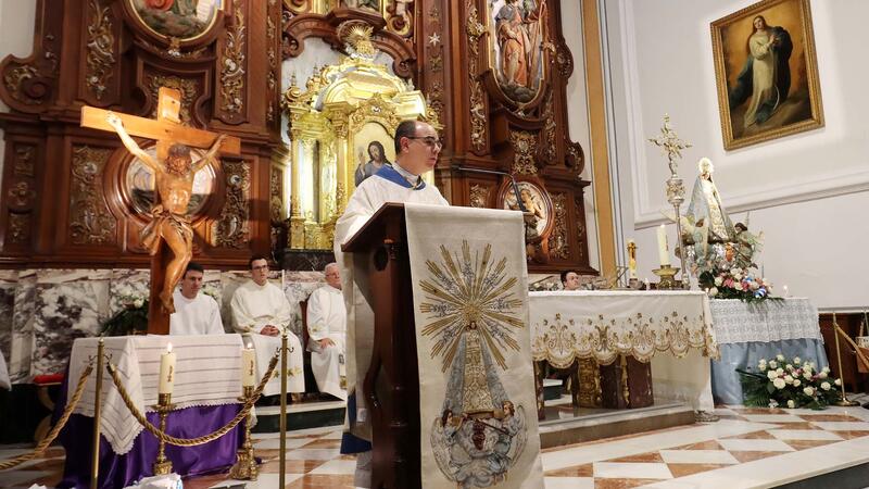 Una multitudinària missa major posa el fermall a les celebracions del 16 de març a Benidorm