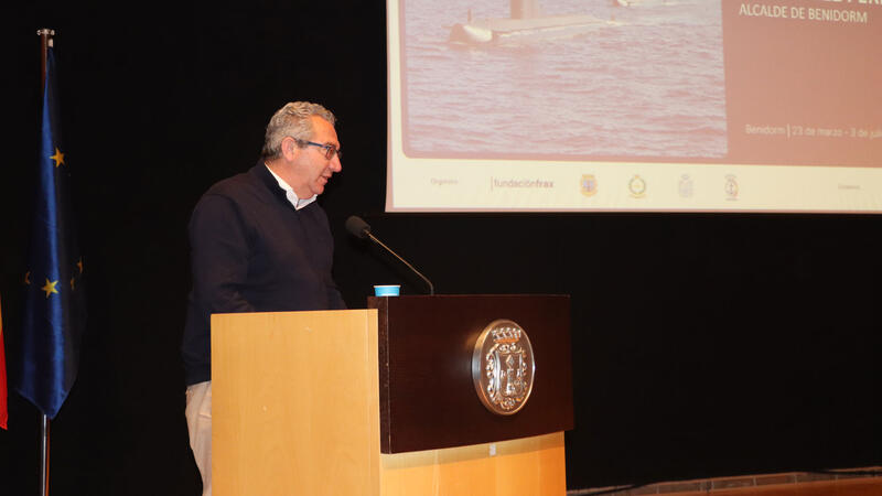 La conferencia ‘El submarino, principal arma estratégica’ del almirante Gonzalo Sanz Alisedo inaugura las III Jornadas de la mar de Benidorm 