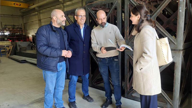 Benidorm progresa en la restauración de las columnas ‘Andrea’ del Paseo Marítimo de Levante