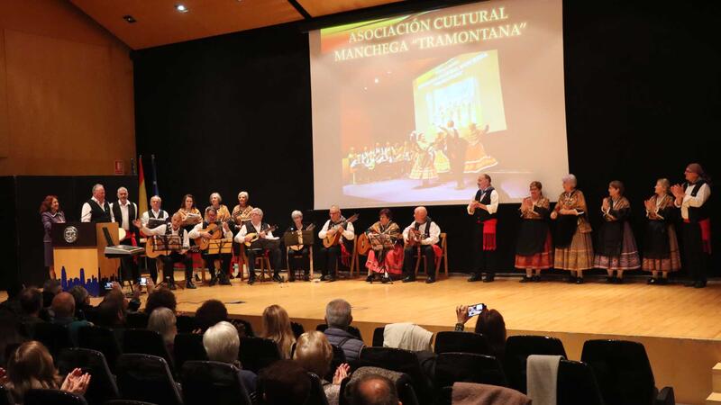 El Liceo Poético de Benidorm celebra su 23 aniversario con un recital en el Salón de Actos