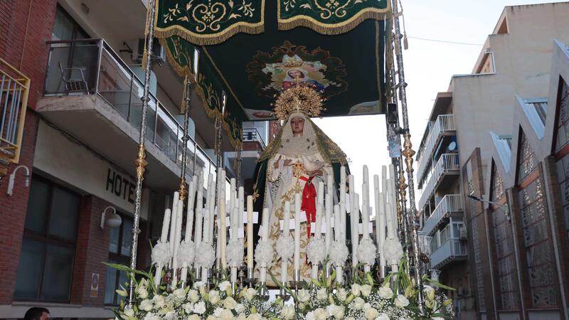 Centenares de vecinos y turistas salen a la calle en la procesión de Nuestra Señora de la Esperanza y Nuestro Padre Jesús de la Salud y la Humildad 