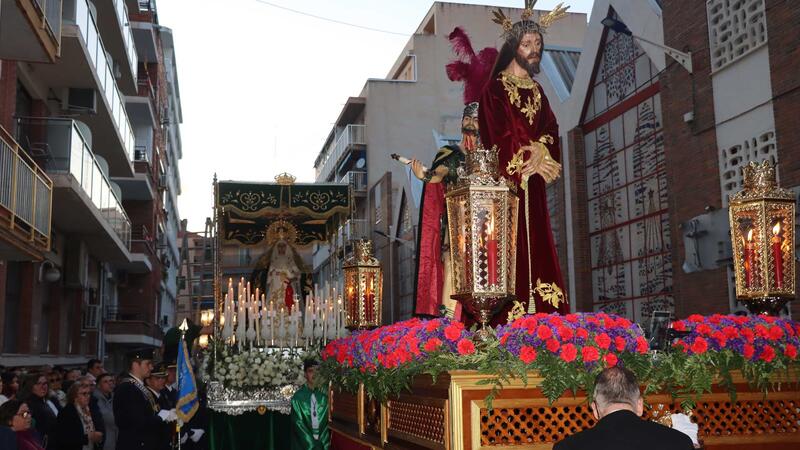 Centenares de vecinos y turistas salen a la calle en la procesión de Nuestra Señora de la Esperanza y Nuestro Padre Jesús de la Salud y la Humildad 