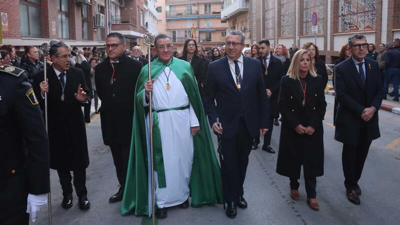 Centenares de vecinos y turistas salen a la calle en la procesión de Nuestra Señora de la Esperanza y Nuestro Padre Jesús de la Salud y la Humildad 