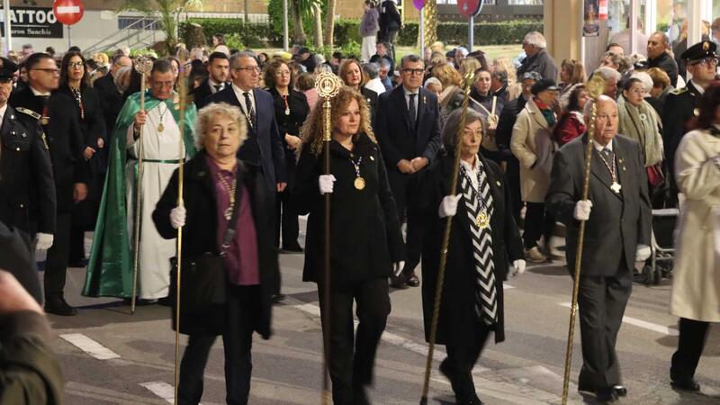 Centenares de vecinos y turistas salen a la calle en la procesión de Nuestra Señora de la Esperanza y Nuestro Padre Jesús de la Salud y la Humildad 