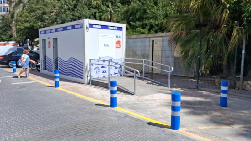 Benidorm unveils new public restrooms on Paseo de Colón and refurbishes the other modules that serve the beaches
